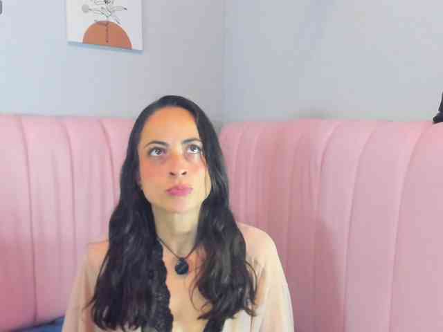 Luciecarter webcam