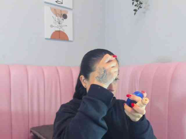 Luciecarter webcam