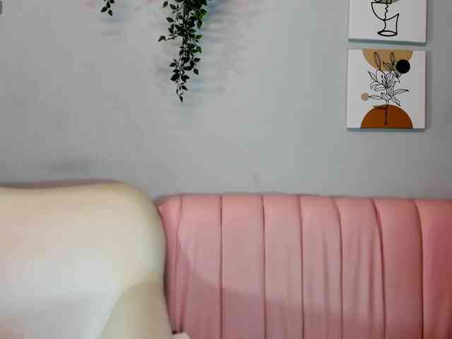 Luciecarter webcam