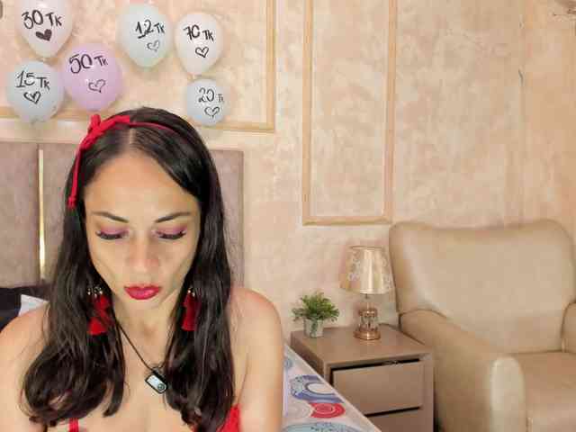 Luciecarter webcam