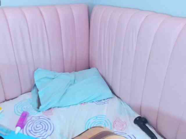 Luciecarter webcam