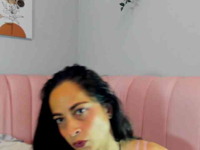 Luciecarter webcam