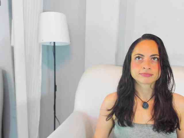 Luciecarter webcam