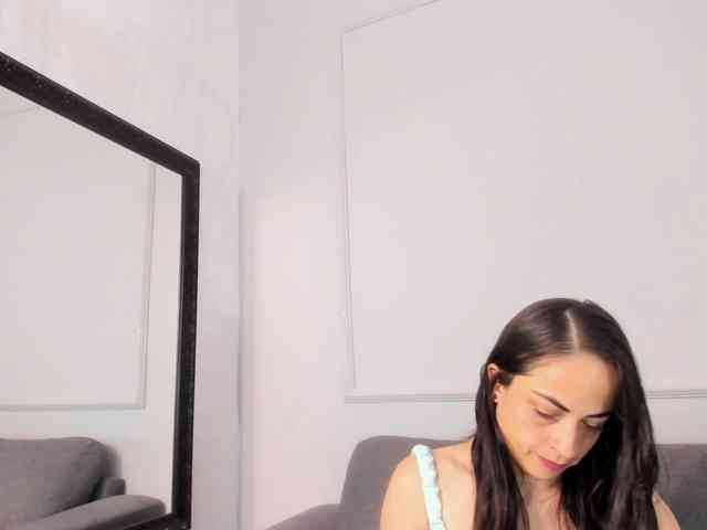 Luciecarter webcam
