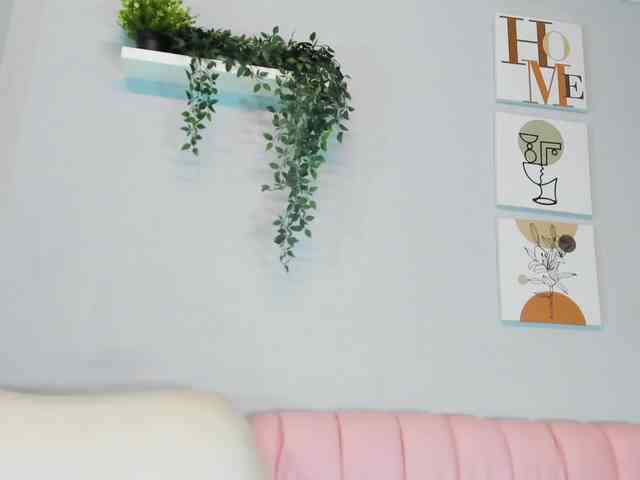 Luciecarter webcam
