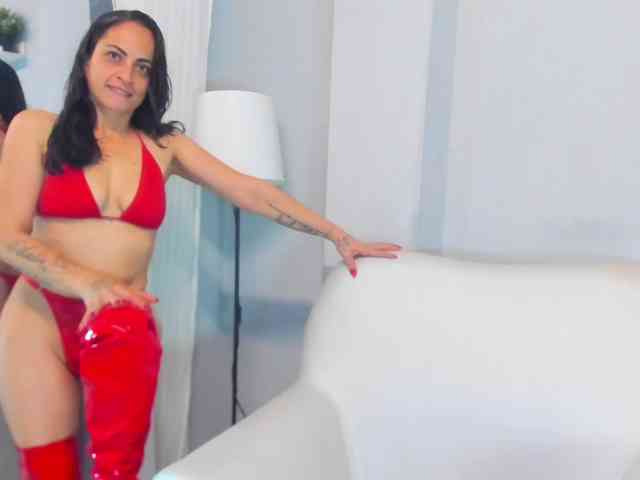 Luciecarter webcam