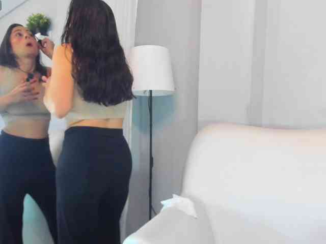 Luciecarter webcam