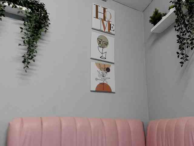 Luciecarter webcam