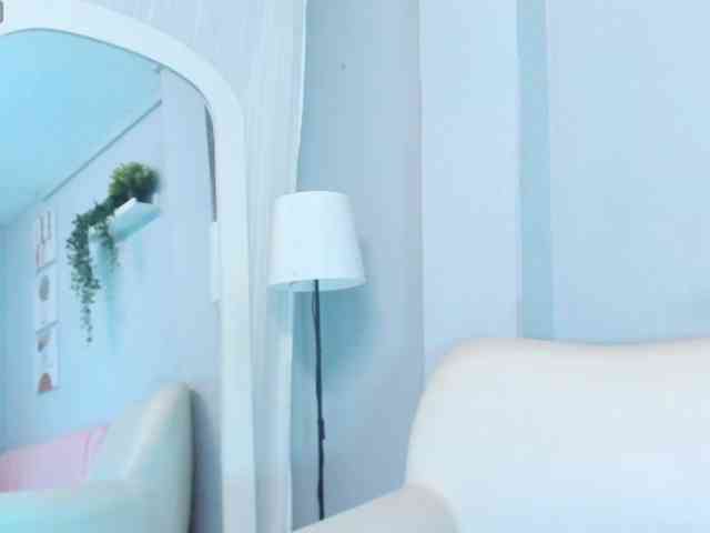 Luciecarter webcam