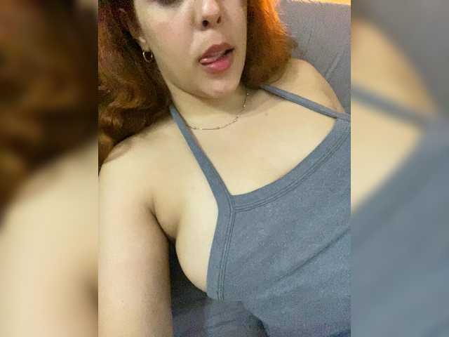 Allie-Rosse live cam on BongaCams