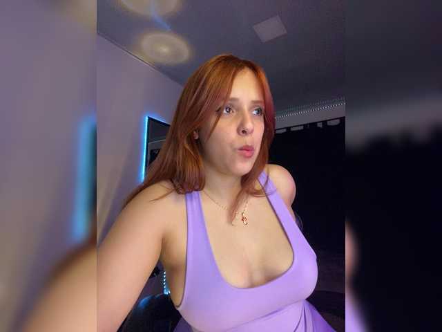 Allie-Rosse live cam on BongaCams