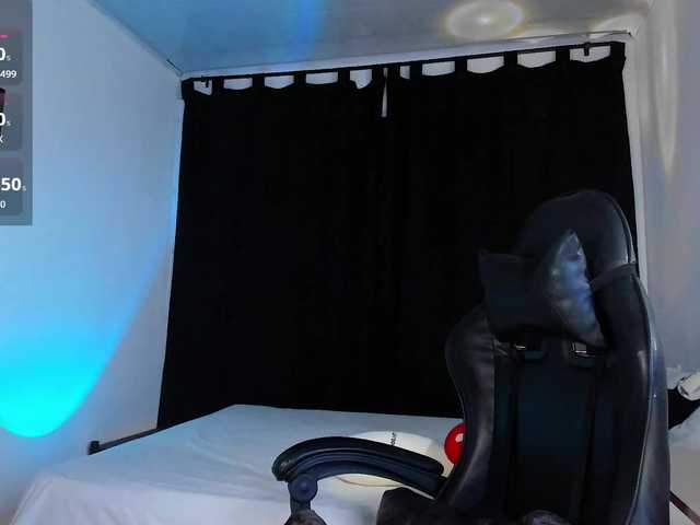Allie-Rosse live cam on BongaCams