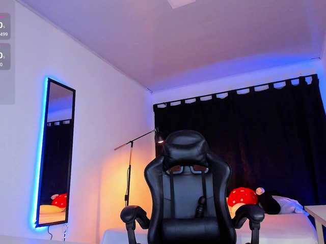 Allie-Rosse live cam on BongaCams