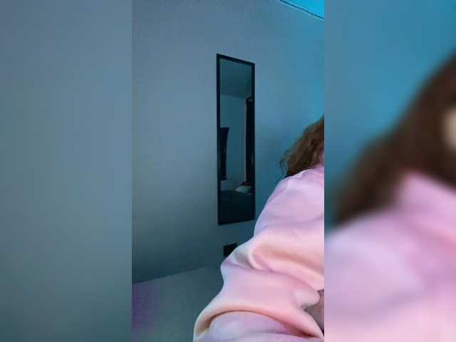 Allie-Rosse live cam on BongaCams
