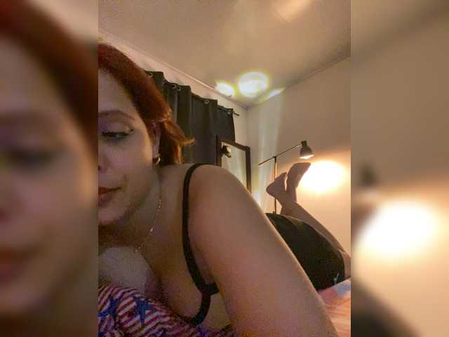 Allie-Rosse live webcam show