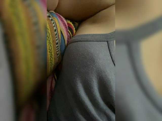 Allie-Rosse live cam on BongaCams