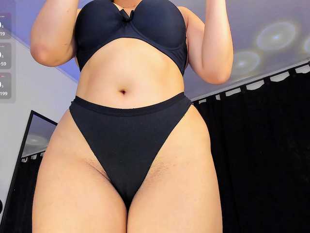 Allie-Rosse live cam on BongaCams