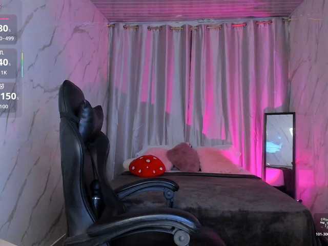 Allie-Rosse live cam on BongaCams