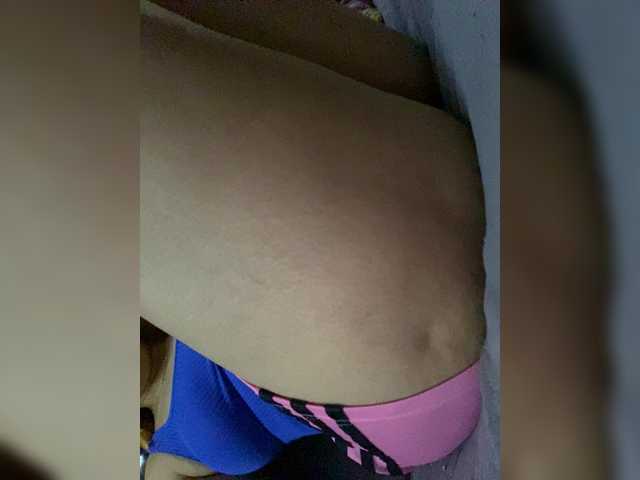 Allie-Rosse live cam on BongaCams