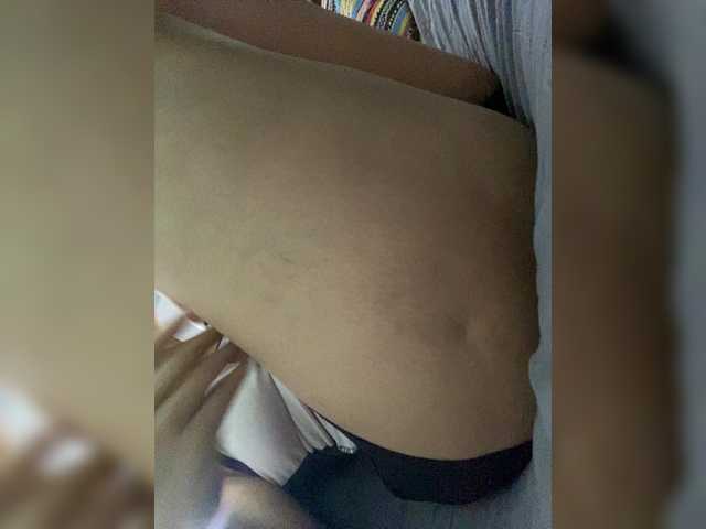 Allie-Rosse live cam on BongaCams