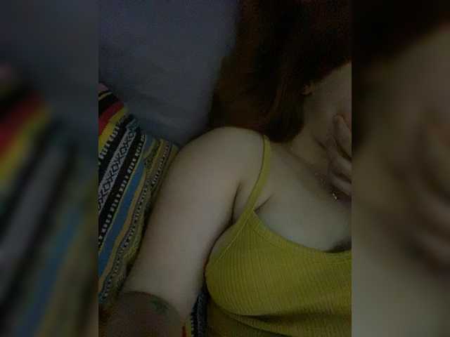 Allie-Rosse live cam on BongaCams