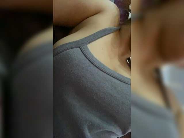 Allie-Rosse live cam on BongaCams