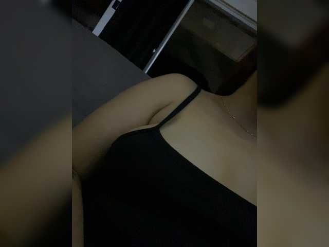 Allie-Rosse live cam on BongaCams