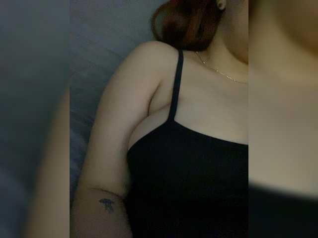 Allie-Rosse live cam on BongaCams