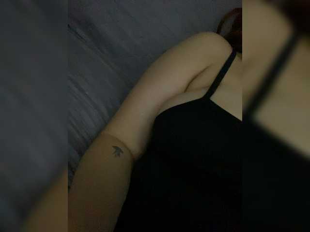 Allie-Rosse live cam on BongaCams