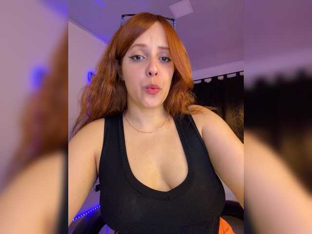 Allie-Rosse live cam on BongaCams