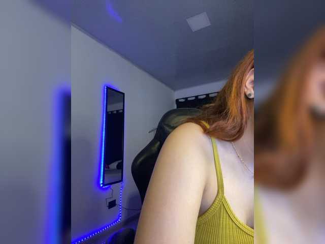 Allie-Rosse live cam on BongaCams