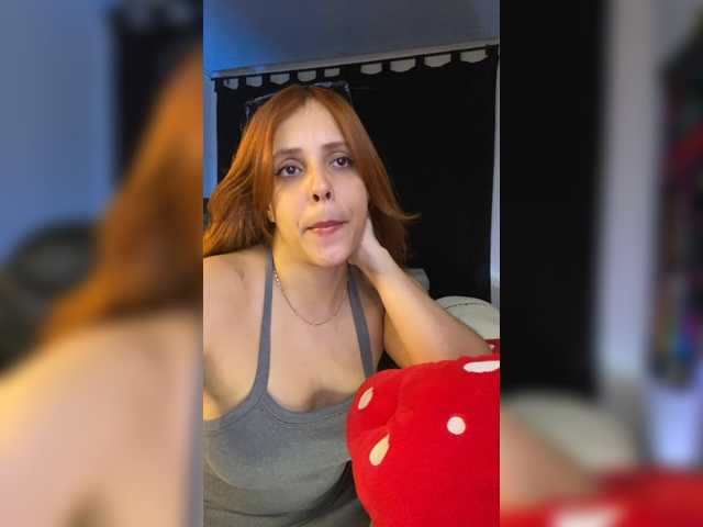 Allie-Rosse live cam on BongaCams