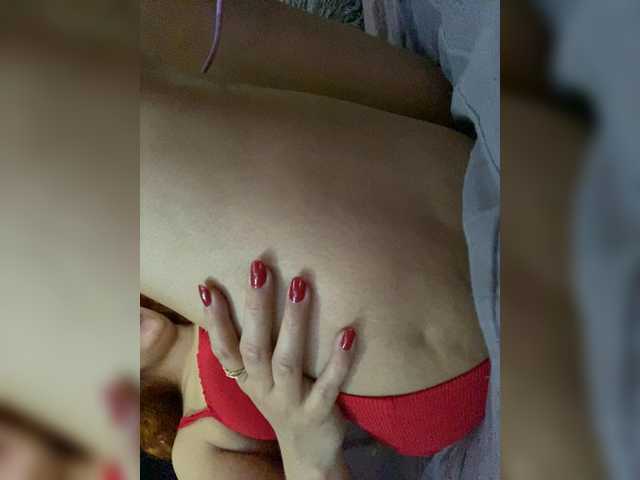 Allie-Rosse live cam on BongaCams