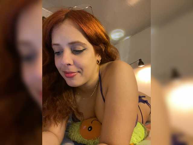 Allie-Rosse live cam on BongaCams
