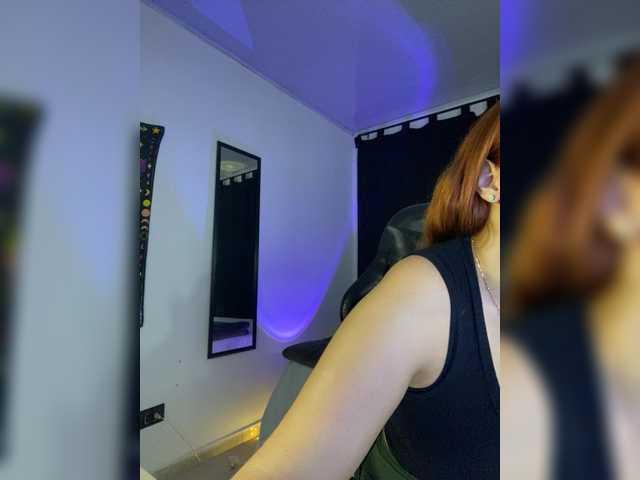 Allie-Rosse live cam on BongaCams