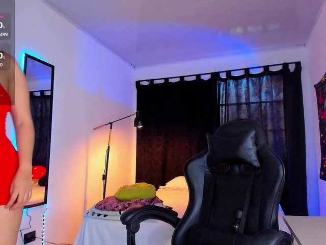 Allie-Rosse live webcam show