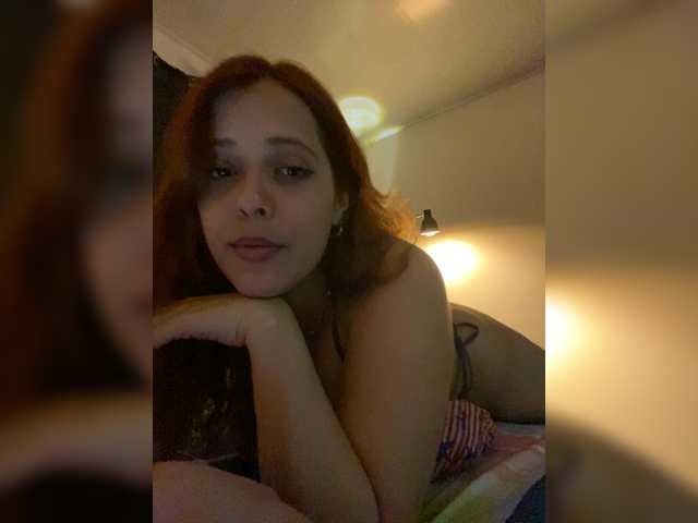 Allie-Rosse live webcam show