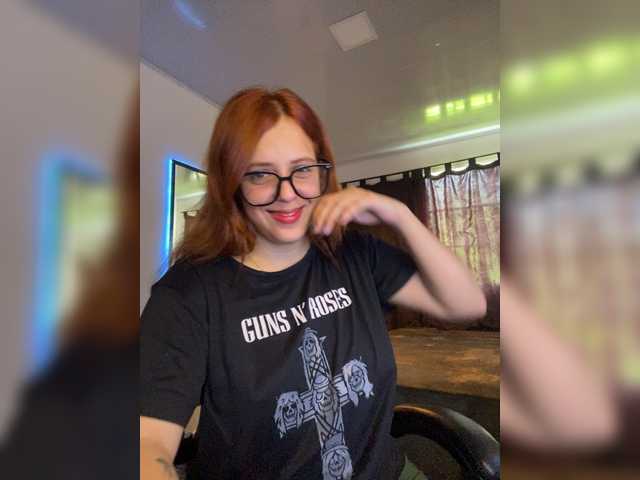 Allie-Rosse live cam on BongaCams