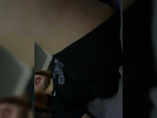Allie-Rosse live cam on BongaCams