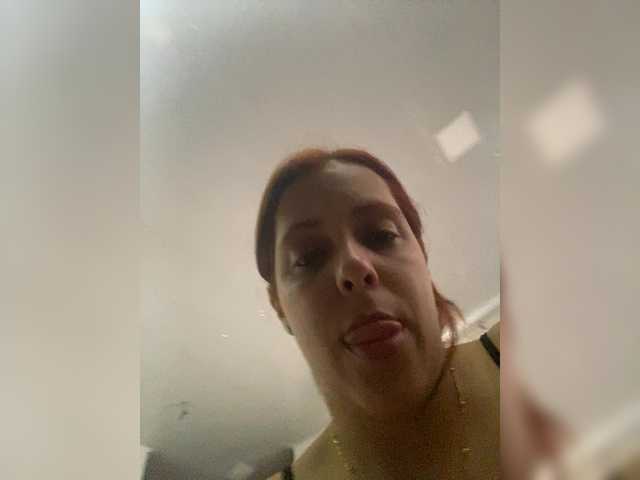 Allie-Rosse live cam on BongaCams