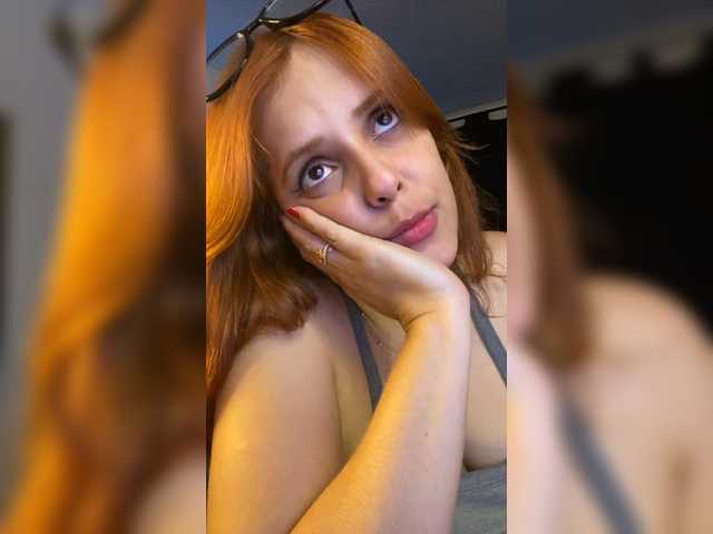 Allie-Rosse live cam on BongaCams