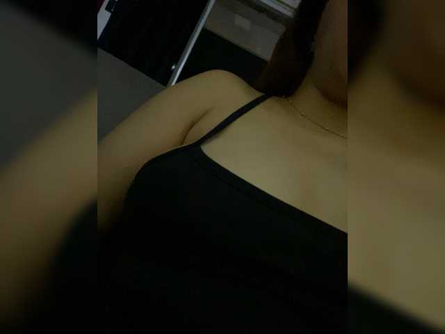 Allie-Rosse live cam on BongaCams