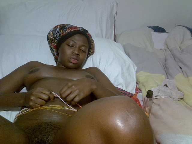Rish-petite live cam on BongaCams