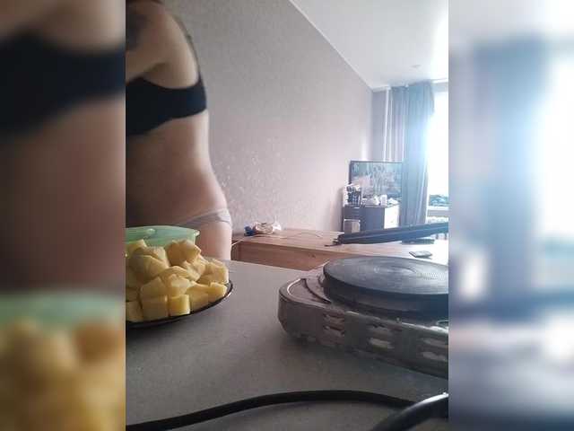 FantasyKitty313 live cam on BongaCams