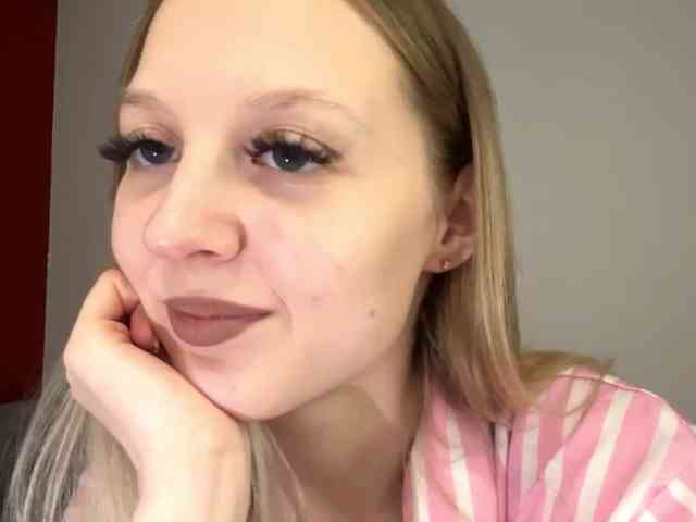 QueenieGroos webcam
