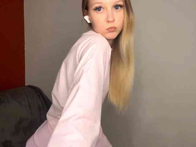 QueenieGroos webcam
