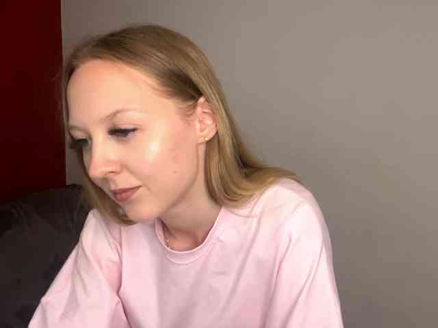 QueenieGroos webcam