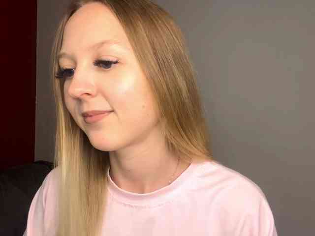 QueenieGroos webcam