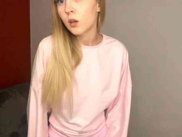 QueenieGroos webcam