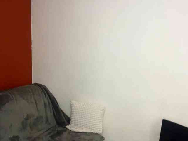 QueenieGroos webcam